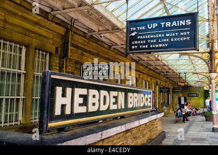 Hebden Bridge stazione ferroviaria Foto Stock