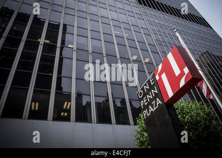 Uno Penn Plaza edificio è raffigurato nella città di New York borough di Manhattan, NY Foto Stock