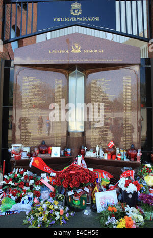 Il Memoriale di Hillsborough ad Anfield football Stadium, commemorazione di quelli che morirono per la tragedia del 1989, Liverpool, Regno Unito Foto Stock