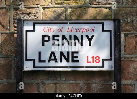 Il segno per Penny Lane, della fama dei Beatles, a Liverpool, L18, Merseyside, NW England, Regno Unito Foto Stock