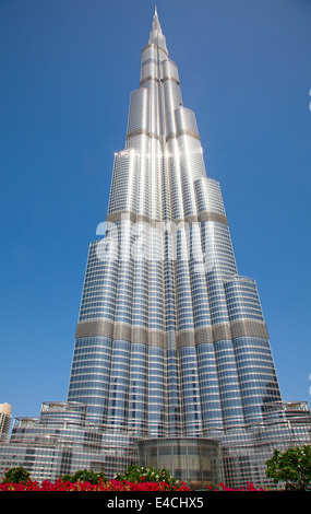 DUBAI, Emirati Arabi Uniti - 27 aprile: Burj Khalifa, più alte del mondo, tower Downtown Burj Dubai Aprile 27, 2014 in Dubai Emirati Arabi Uniti. Foto Stock