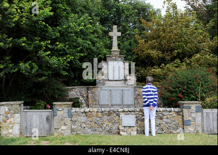 Bosham West Sussex UK - il monumento commemorativo di guerra a Bosham vicino Chichester Foto Stock