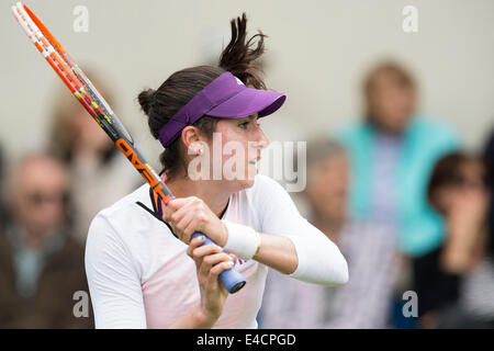 AEGON International 2014- Eastbourne - Inghilterra, Christina Mchale NEGLI STATI UNITI D' AMERICA in azione giocando a due mani scritto contro Su-Wei Hs Foto Stock