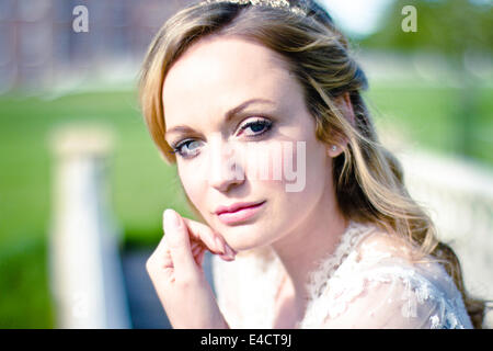 Preparazioni di nozze, Ritratto di sposa, Dorset, Inghilterra Foto Stock