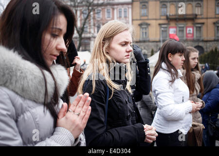 Cerimonia di lutto per le vittime del Euromaidan a Kiev, Lviv, Ucraina occidentale, Ucraina Foto Stock