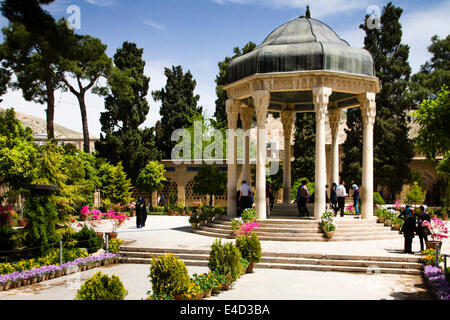 La Tomba di Hafez, in memoria del celebre poeta persiano Hafez, Schiraz, Far, Iran Foto Stock