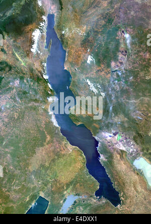 Il lago Tanganica, Africa, True Color satellitare immagine. True color satellitare immagine del Lago Tanganica, un africano grande lago divi Foto Stock