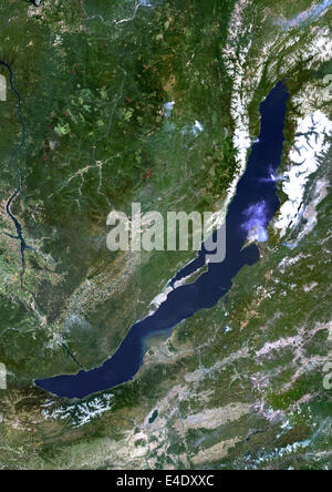 Lago Baikal, Siberia, Russia, True Color satellitare immagine. True color immagine satellitare del Lago Baikal, situato a sud di t Foto Stock
