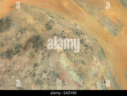 Agricoltura Nel deserto, Al-Qassim Provincia, Arabia Saudita, True Color immagine satellitare. True color satellitare immagine di agricul Foto Stock
