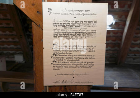 Documento ebraico nel sottotetto della chiesa Gilleleje, Danimarca esprimere riconoscenza e gratitudine per un aiuto eroico durante il WW2. ii guerra mondiale durante la seconda guerra mondiale Foto Stock