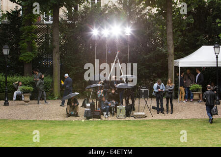 Parigi, Francia. 9 Luglio, 2014. Rad Hourani Haute Couture Fashion Show, Parigi, Francia mercoledì 9 luglio 2014 Credit: Cecilia Colussi/Alamy Live News Foto Stock