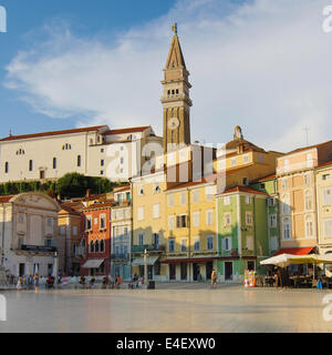 La piazza principale della città vecchia di pirano, Slovenia. Foto Stock