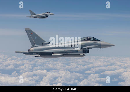 Il tedesco Eurofighter Typhoon getti di TLG73 durante l'esercitazione NATO JAWTEX 2014. Foto Stock