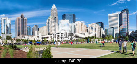 Charlotte, NC, Stati Uniti vista in uptown Foto Stock
