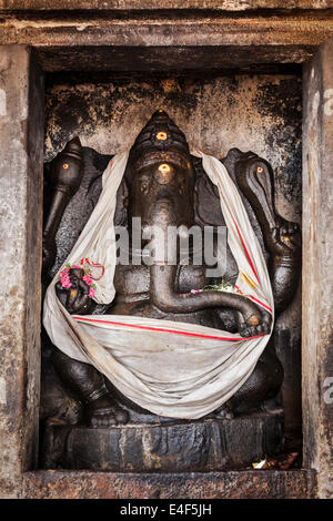 Ganesh statua in un tempio indù. Tempio Brihadishwarar, Thanjavur, Tamil Nadu, India Foto Stock