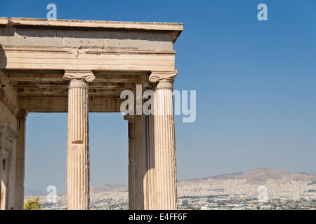 Il portico settentrionale di Erechteum nell'Acropoli di Atene, Grecia. Foto Stock