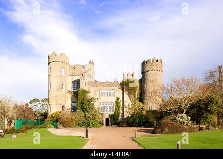 Malahide castello medievale in Dublino Irlanda Foto Stock