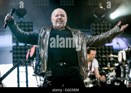 Milano, Italia. 09 Luglio, 2014. L'Italiano rock star Vasco Rossi suona dal vivo allo Stadio San Siro durante il 'Live Kom 2014' Credito: Rodolfo Sassano/Alamy Live News Foto Stock