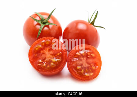 Pomodori ciliegia intera e tagliata a fette