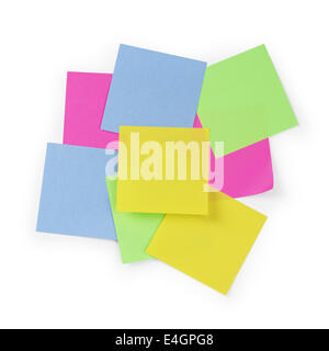 Mazzetto di nota adesiva promemoria, isolato su bianco Foto Stock