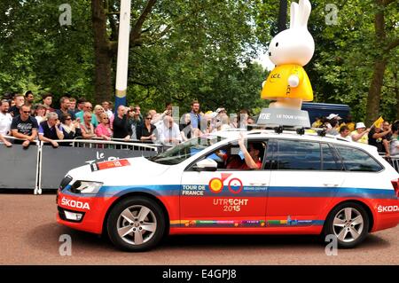 London, Regno Unito - 7 Luglio 2014: il finale della terza tappa del Tour de France presso il centro commerciale di Londra Foto Stock