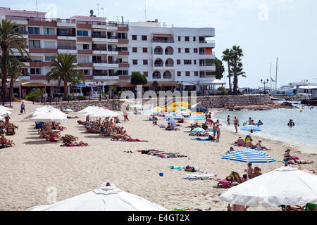 Spiaggia di Santa Eulalia a Ibiza Foto Stock