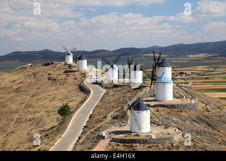 Spagnolo tradizionali mulini a vento in Castiglia - La Mancha, in Spagna Foto Stock