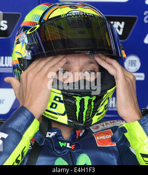 Hohenstein-ernstthal, Germania. 11 Luglio, 2014. Valentino Rossi di Movistar Yamaha Team durante il Gran Premio motociclistico di Coppa del Mondo la sessione di formazione al Sachsenring in Hohenstein-ernstthal, Germania, 11 luglio 2014. Foto: Hendrik Schmidt/dpa/Alamy Live News Foto Stock