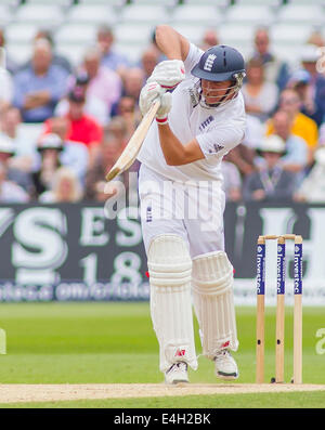 Nottingham, Regno Unito. 11 Luglio, 2014. Gary Ballance di ovatta in Inghilterra durante la terza giornata del primo test match tra Inghilterra e India a Trent Bridge terreno su luglio 11, 2014 a Nottingham, Inghilterra. Credito: Mitchell Gunn/ESPA/Alamy Live News Foto Stock