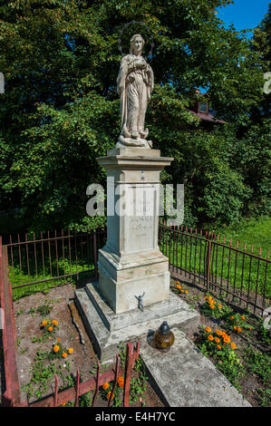 Vergine Maria statua in Czersk, Mazovian voivodato, Polonia Foto Stock