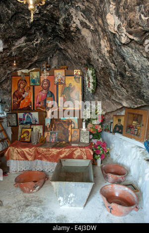 Griechenland, Rodi, Kritinia, Höhlenkirche unterhalb des Klosters Amartos (Armathou oder Amarthos) Foto Stock