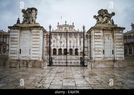 Cancello principale, il maestoso palazzo di Aranjuez in Spagna a Madrid Foto Stock