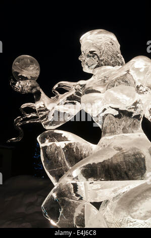 Sculture di ghiaccio di una fata, Lago Louise, il Parco Nazionale di Banff, Alberta, Canada Foto Stock