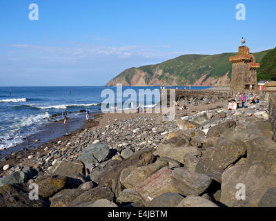 Lynmouth spiaggia e Torre renano, Devon Foto Stock