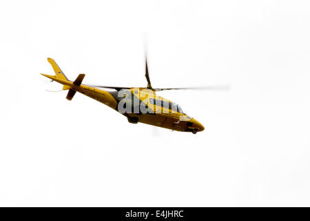 Northampton, Regno Unito 13 luglio 2014. Dragon Boat Festival di mezza estate, Prato, organizzata dal Rotary Club di Northampton con 39 squadre in evento di quest'anno. Il supporto del Warwickshire e Northamptonshire Air Ambulance. Credito: Keith J Smith./Alamy Live News Foto Stock