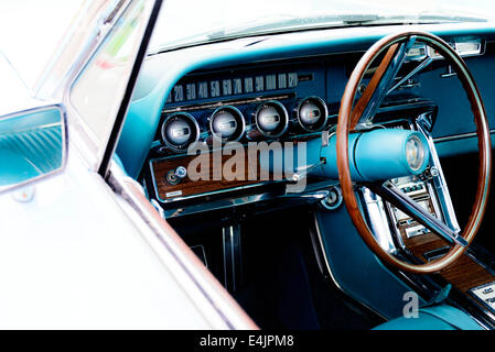 1960's restored classic Ford Thunderbird interior Foto Stock