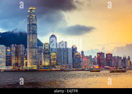 Hong Kong Cina skyline della città presso il Victoria Harbour. Foto Stock