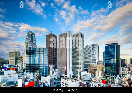 Shinjuku, Tokyo, Giappone financial district cityscape. Foto Stock
