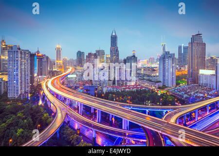 Shanghai, Cina vista aerea su autostrade. Foto Stock