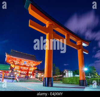 Fushimi Inari Taisha a Kyoto, in Giappone. Foto Stock