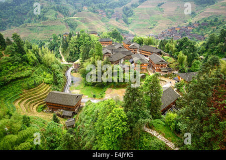 Villaggio sulla montagna Yaoshan in Guangxi, Cina.