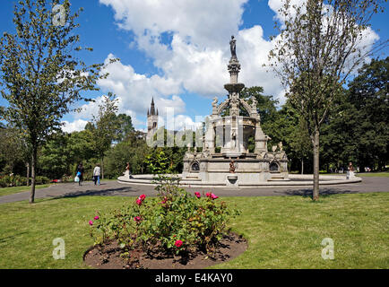 Stewart Memorial Fontana nel Sir Joseph Paxton progettato Kelvingrove Park nel west end di Glasgow Scozia Scotland Foto Stock