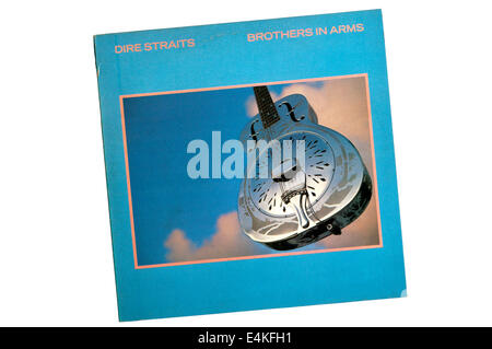 Brothers in Arms è stato il quinto album in studio di British rock band Dire Straits, rilasciato nel 1985. Foto Stock