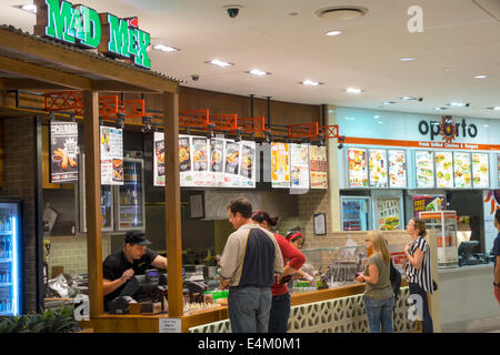 Brisbane Australia, Queensland CBD Central Business, District, Queen Street Mall, food Court plaza table tables, ristorante informale, Mad Mex, fast food Foto Stock