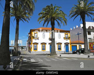 Una tipica casa a Aveiro, Portogallo In città vicino ai canali, Aveiro, Portogallo. Foto Stock