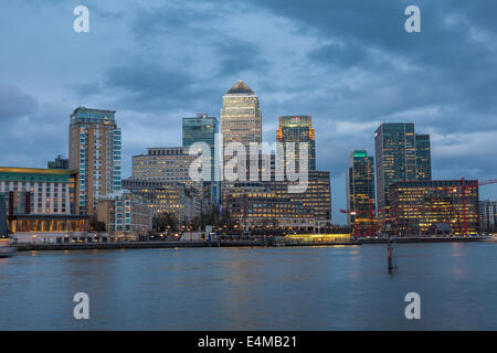 Canary Wharf al crepuscolo,Londra,UK Foto Stock