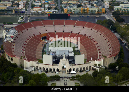 Il Los Angeles Memorial Coliseum ("Il Colosseo'),di Los Angeles, California, Stati Uniti d'America - aerial Foto Stock