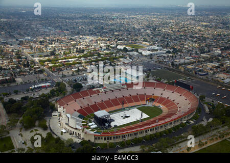 Il Los Angeles Memorial Coliseum ("Il Colosseo'), Los Angeles, California, Stati Uniti d'America - aerial Foto Stock