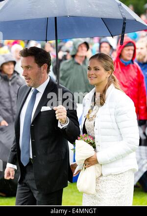 Borgholm, 14-07-2014 Princess Madeleine di Svezia e il sig. Chris O Neill celebrazione del trentasettesimo compleanno della Principessa Ereditaria Vittoria di Svezia presso il stadion di Borgholm RPE/Albert Nieboer// /dpa - NESSUN SERVIZIO DI FILO- /dpa - Nessun servizio di filo- Foto Stock