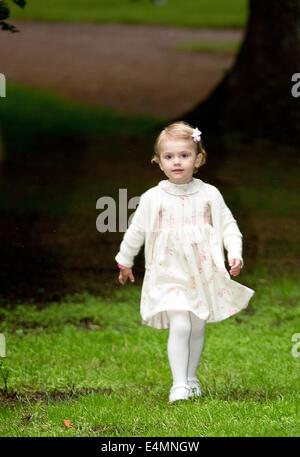 Solliden, 14-07-2014 Principessa Estelle trentasettesimo compleanno della Principessa Ereditaria Vittoria di Svezia presso il castello di Solliden RPE/Albert Nieboer// /dpa - NESSUN SERVIZIO DI FILO- /dpa - Nessun servizio di filo- Foto Stock